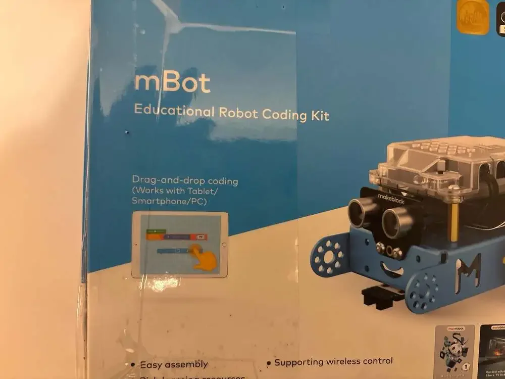 Makeblock mBot V1.2 Bluetooth Educational Robot Coding Kit - Blue - Picture 7 of 8